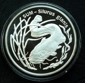 20zł Zwierzęta świata: Sum (łac- Silurus glanis)